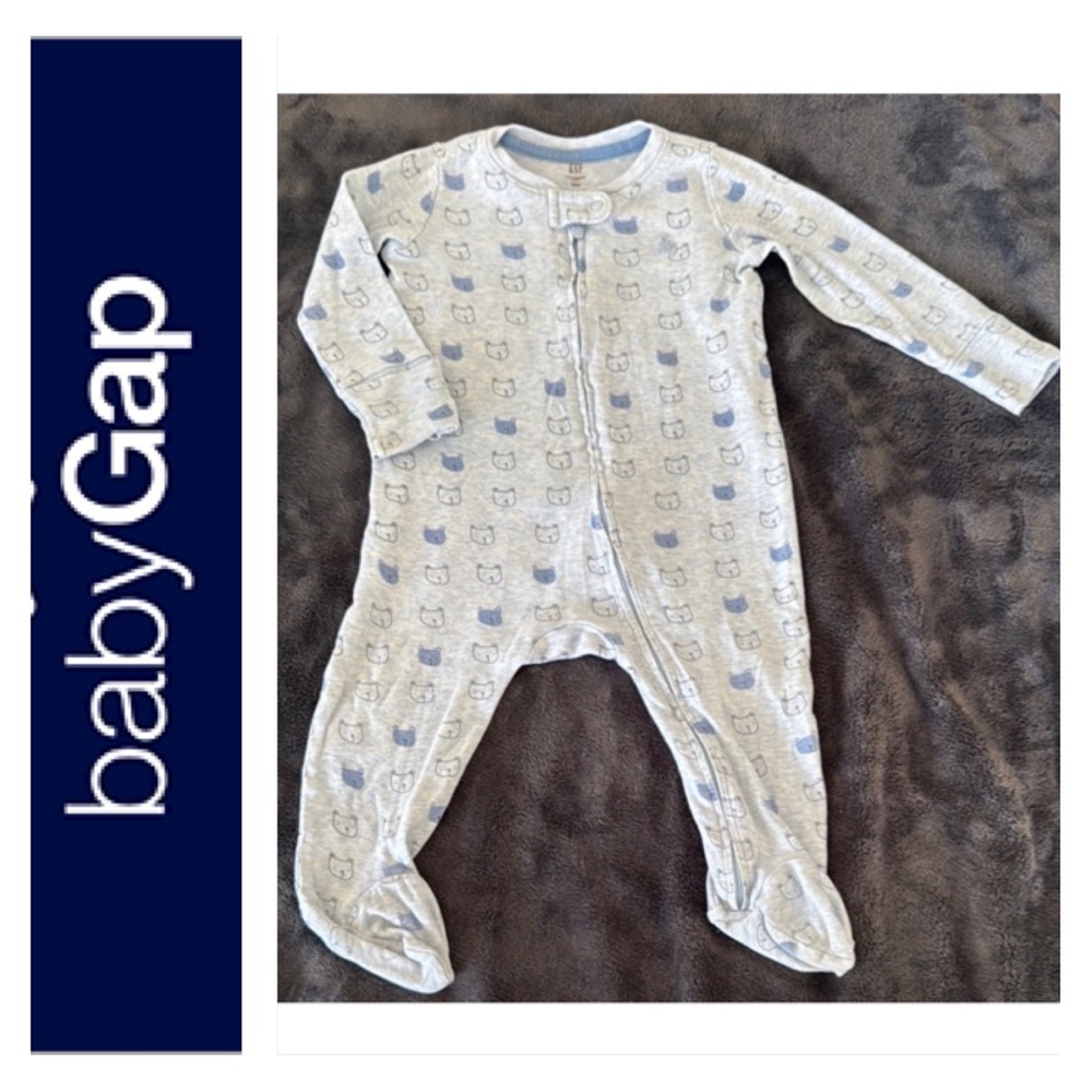 Baby Gap footie with bear print all over